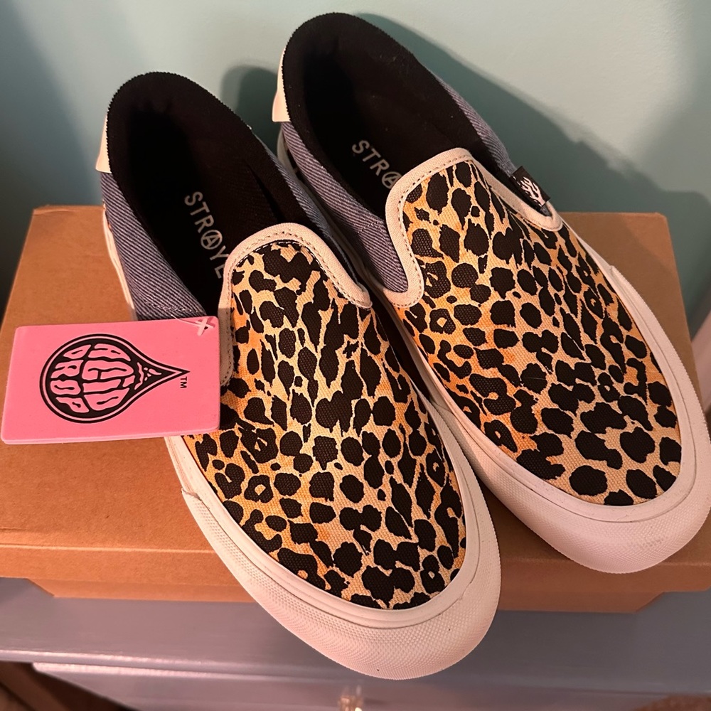 Straye Slip Ons